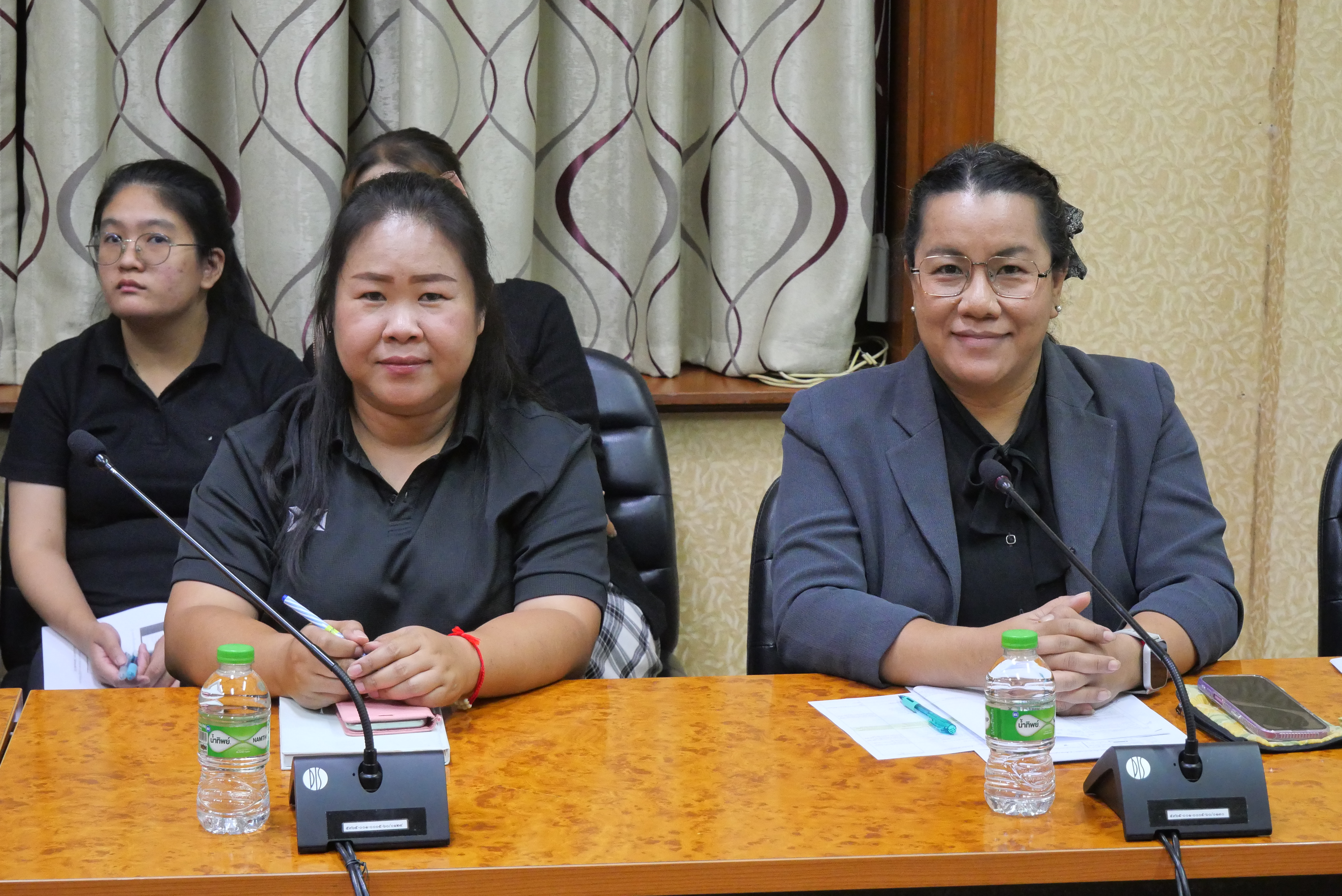 title - รองเลขาธิการ ส.ป.ก. ประชุมติดตามความก้าวหน้าการส่งเอกสารเบิกจ่ายผ่านระบบสารบรรณอิเล็กทรอนิกส์ (e-Office) ของสำนักบริหารกลาง 